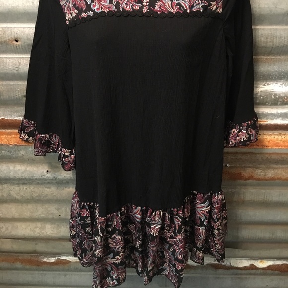 Black & Floral Tunic - Picture 2 of 2